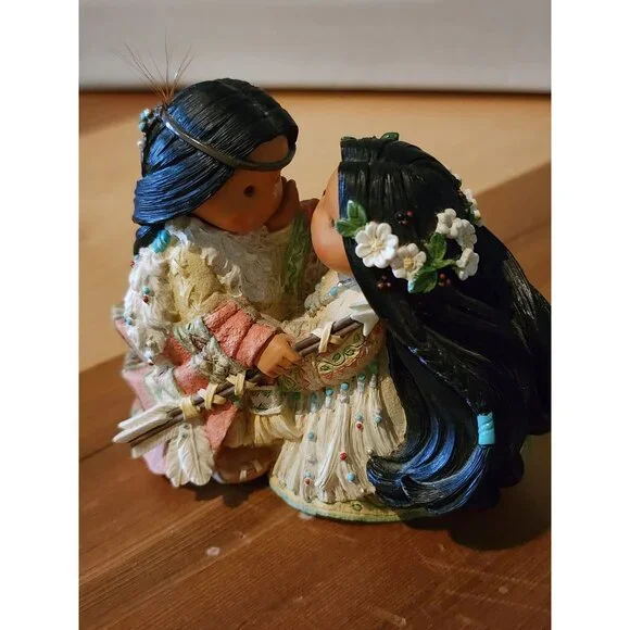 Enesco Friends Of The Feather "Be One Heart One Spirit" Collectible Figurine - Picture 3 of 7